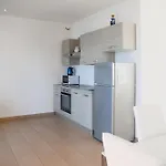 Gold By Design Apartment *